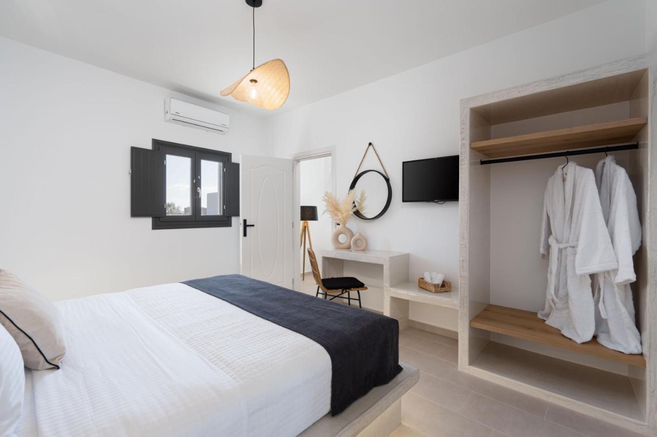 Almira Luxury Suites Perivolos  Ngoại thất bức ảnh