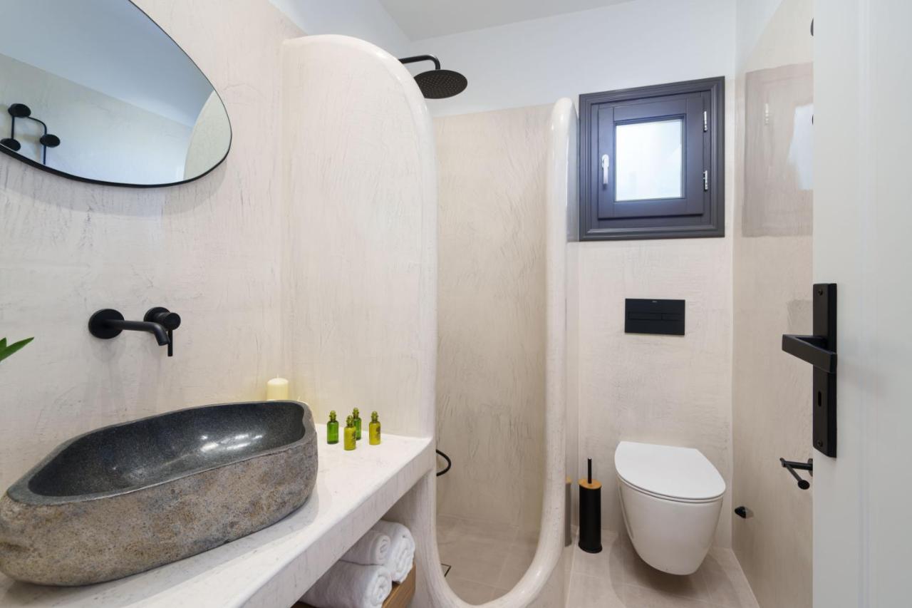 Almira Luxury Suites Perivolos  Ngoại thất bức ảnh