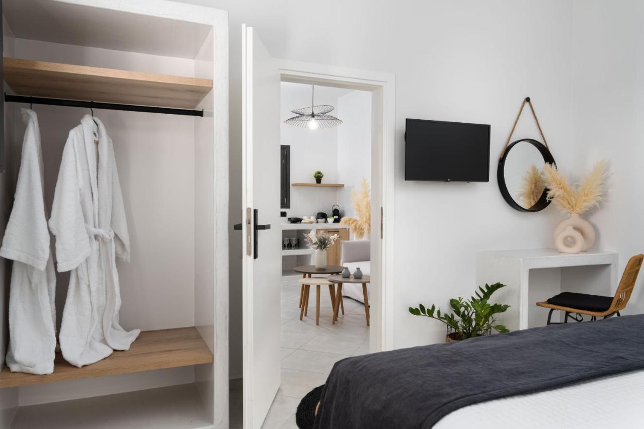 Almira Luxury Suites Perivolos  Ngoại thất bức ảnh