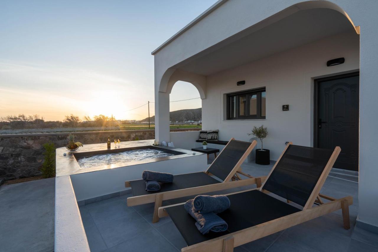 Almira Luxury Suites Perivolos  Ngoại thất bức ảnh