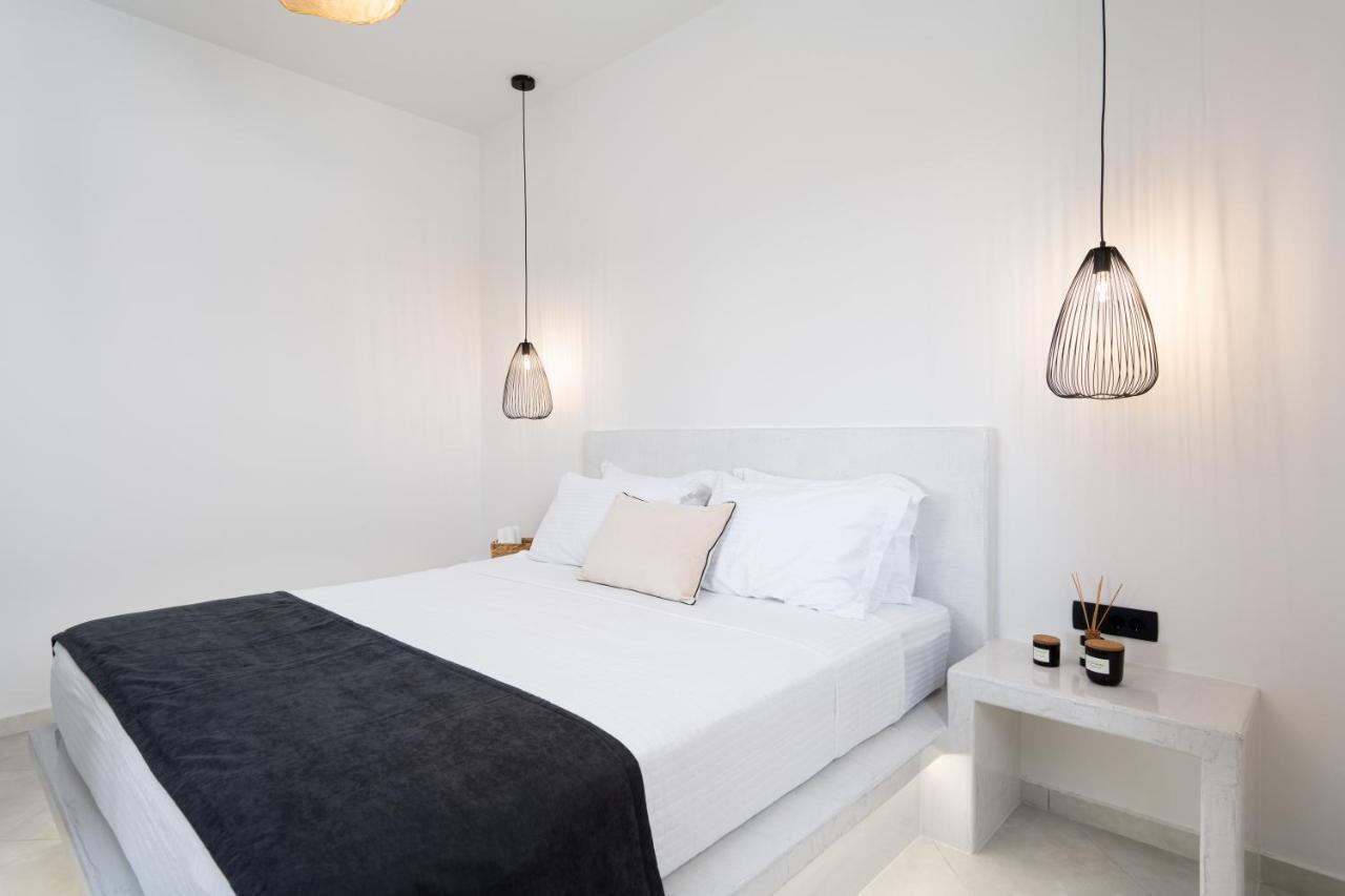 Almira Luxury Suites Perivolos  Ngoại thất bức ảnh