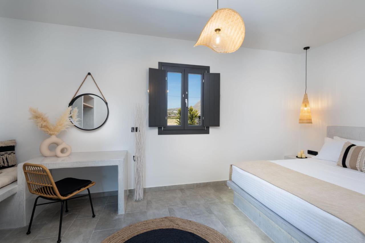 Almira Luxury Suites Perivolos  Ngoại thất bức ảnh