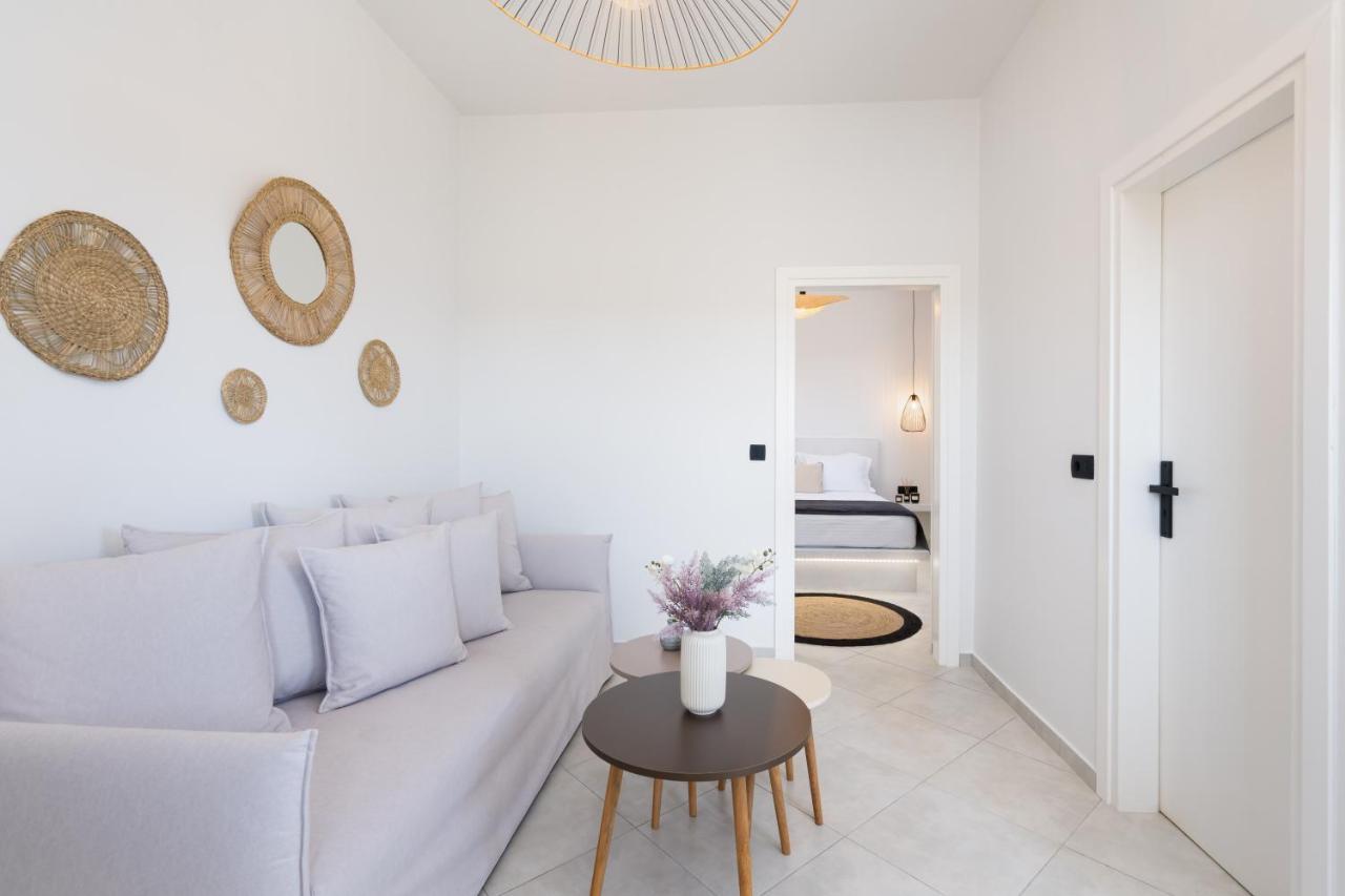 Almira Luxury Suites Perivolos  Ngoại thất bức ảnh