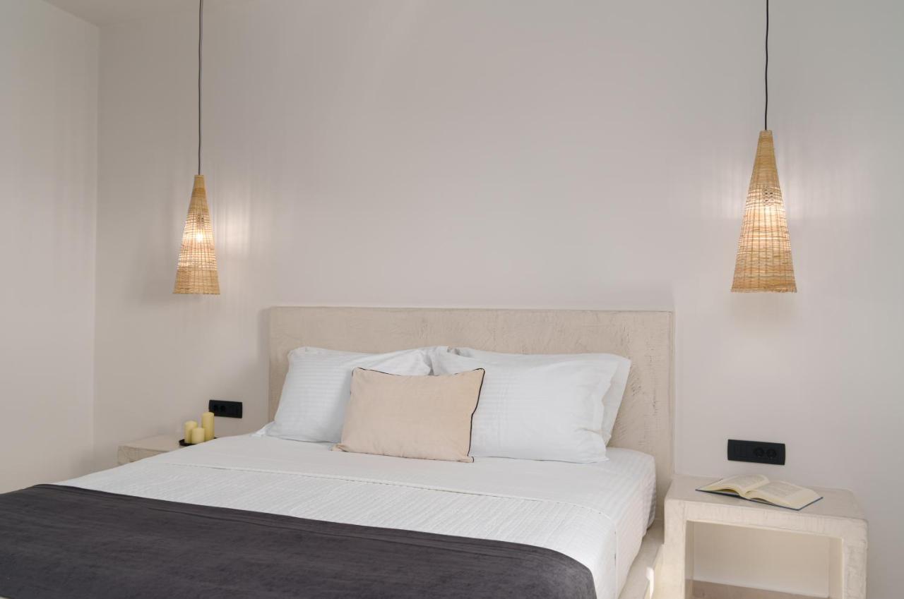 Almira Luxury Suites Perivolos  Ngoại thất bức ảnh