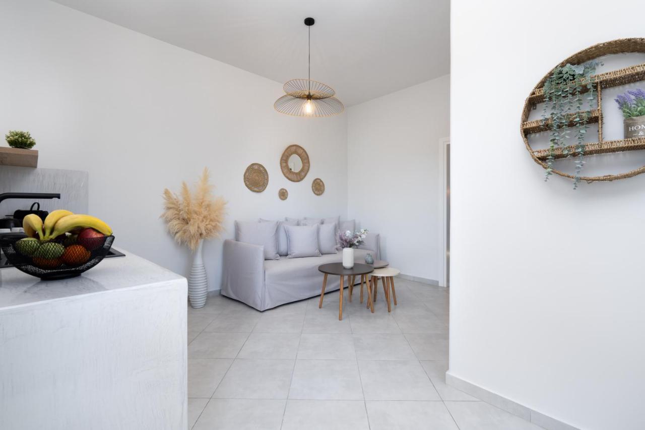 Almira Luxury Suites Perivolos  Ngoại thất bức ảnh
