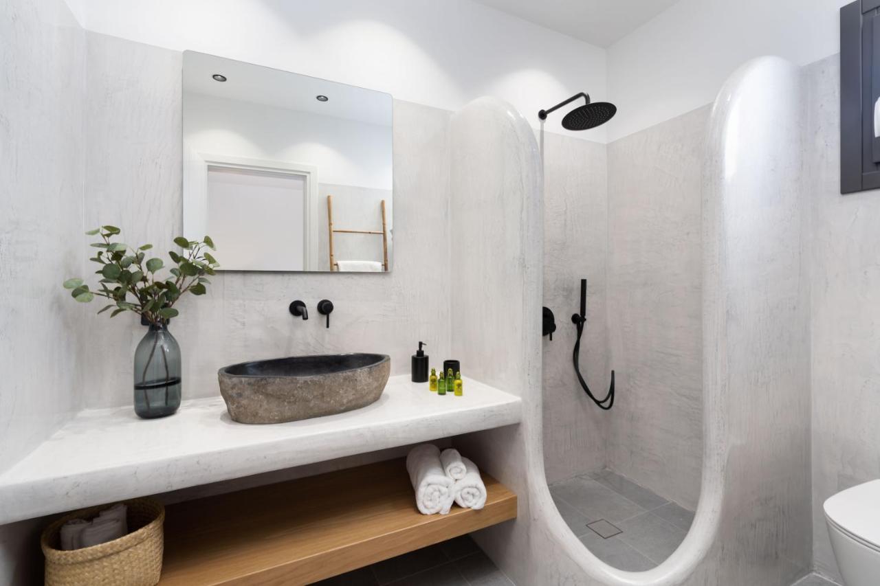 Almira Luxury Suites Perivolos  Ngoại thất bức ảnh