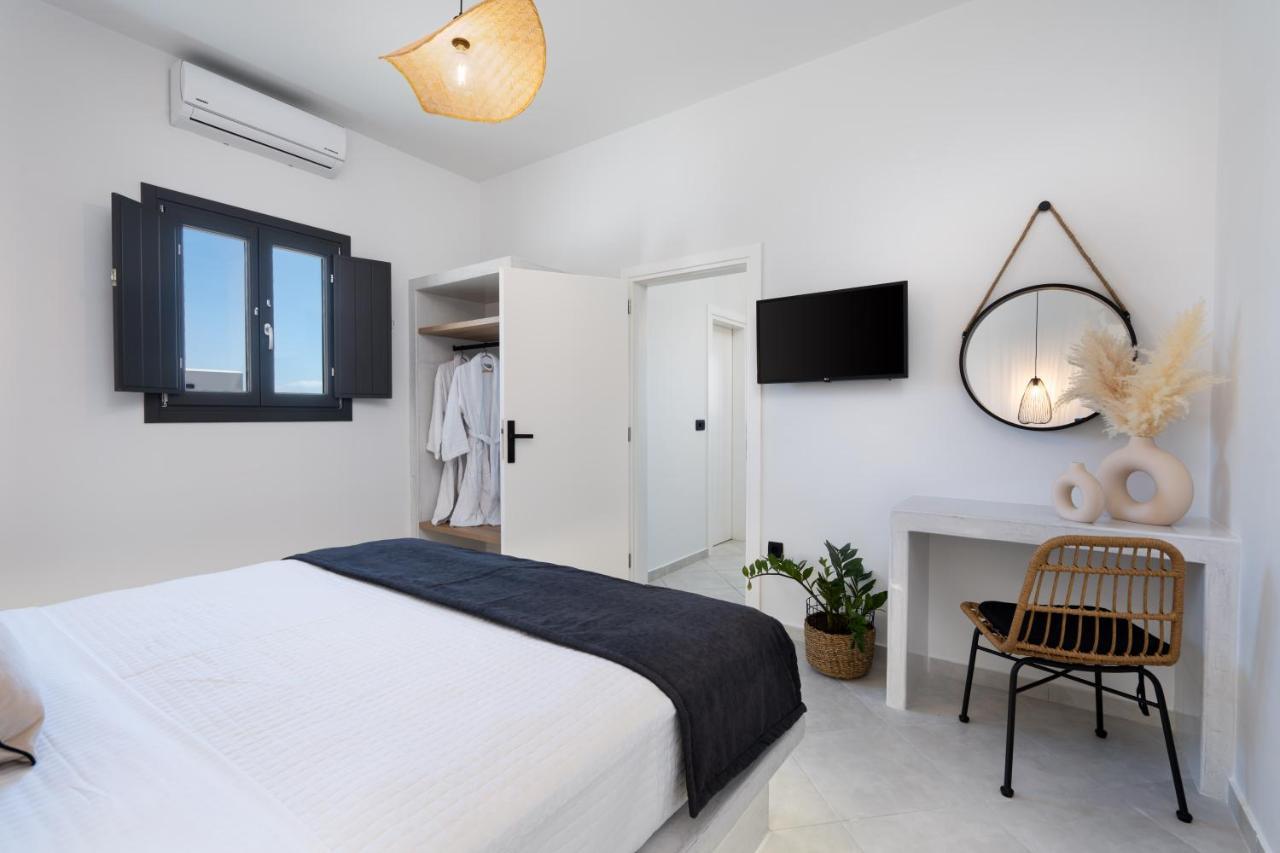 Almira Luxury Suites Perivolos  Ngoại thất bức ảnh